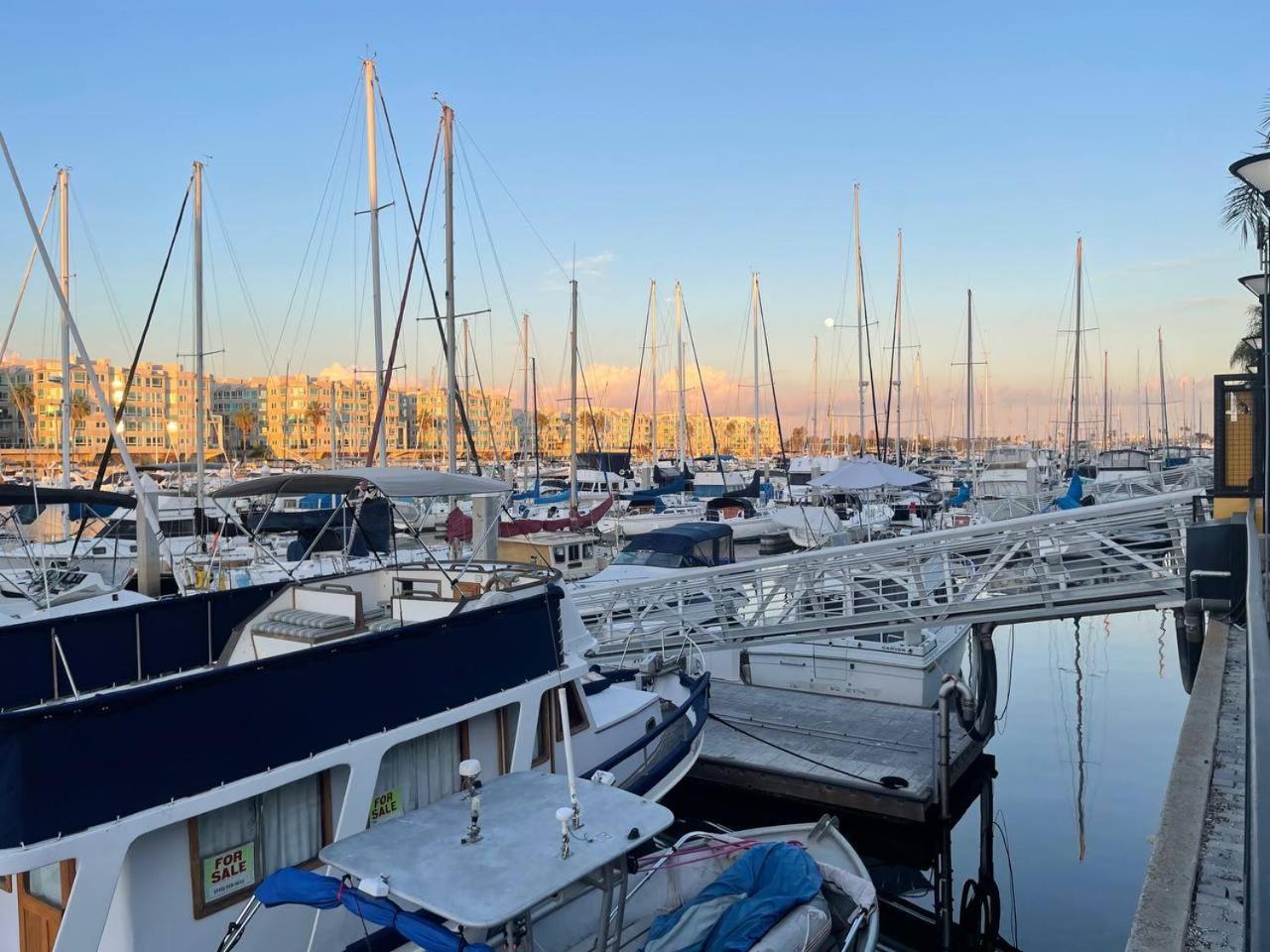 Luxurious Apartment With The Marina View Los Angeles Dış mekan fotoğraf